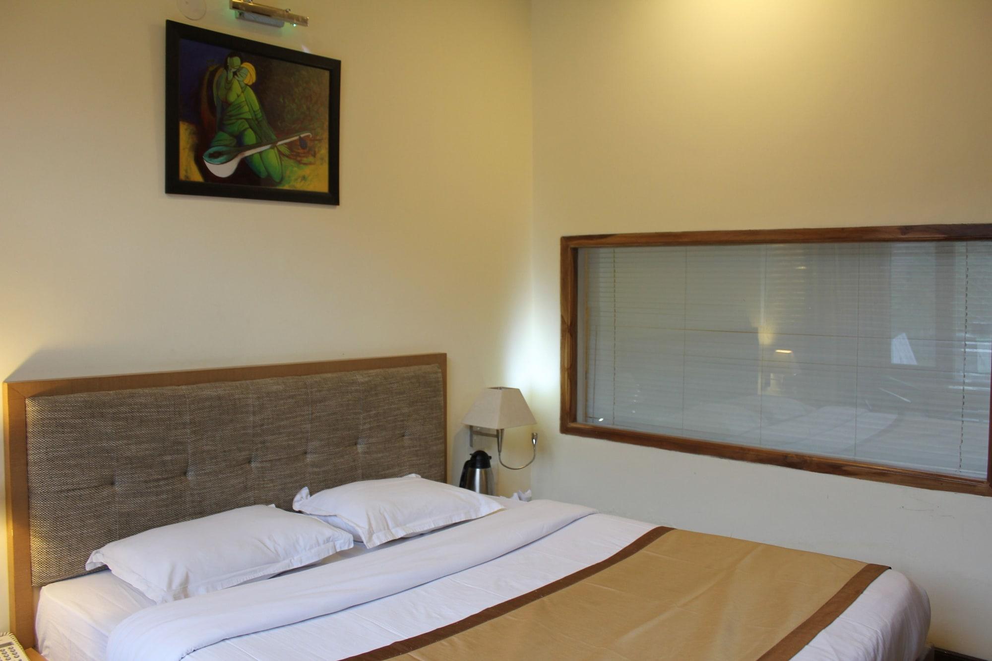 Bravia Hotel Manali Inn Ngoại thất bức ảnh
