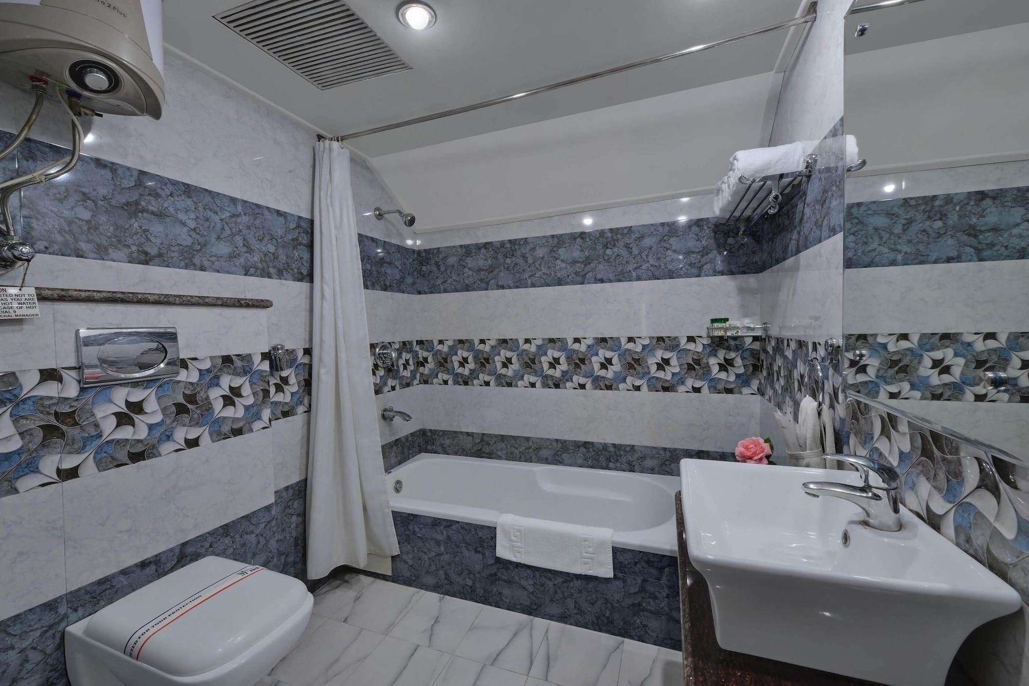 Bravia Hotel Manali Inn Ngoại thất bức ảnh