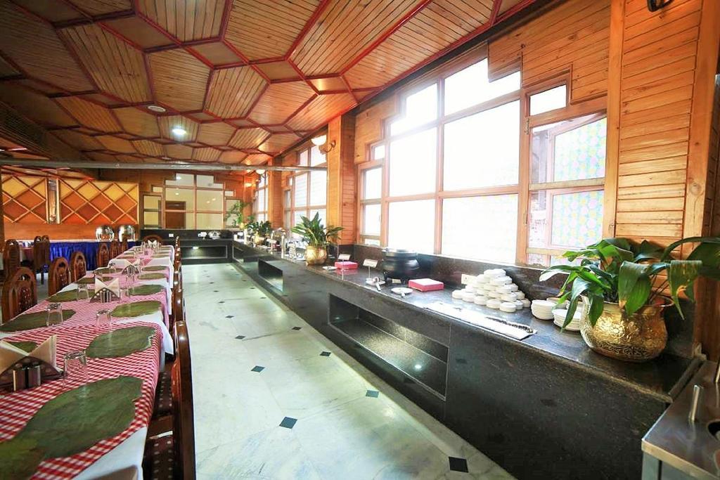 Bravia Hotel Manali Inn Ngoại thất bức ảnh