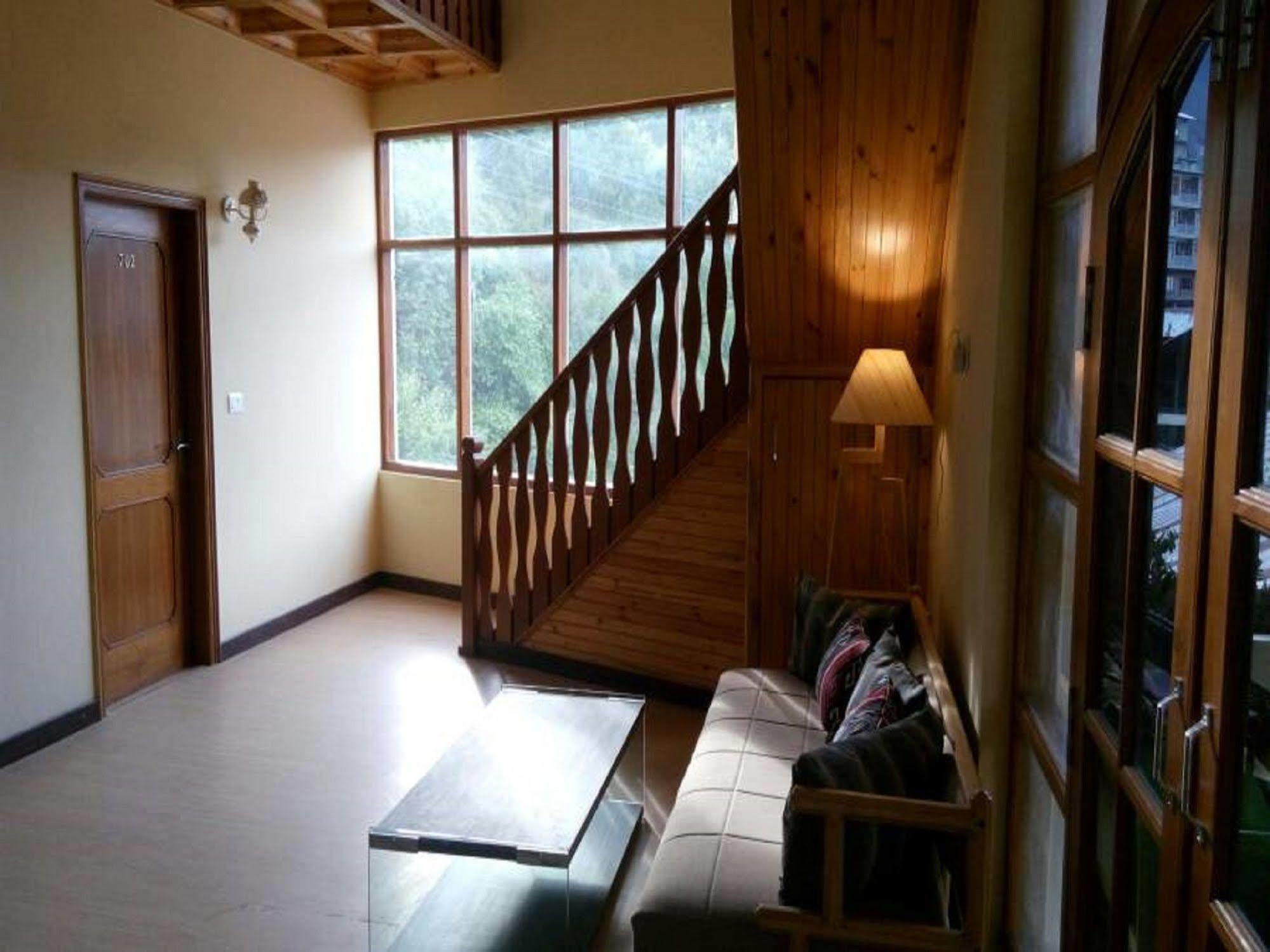 Bravia Hotel Manali Inn Ngoại thất bức ảnh